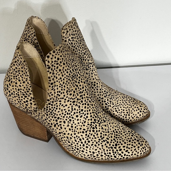 Coconuts by Matisse Trader Leather and Fur Cheetah Animal Print Bootie - Picture 2 of 6